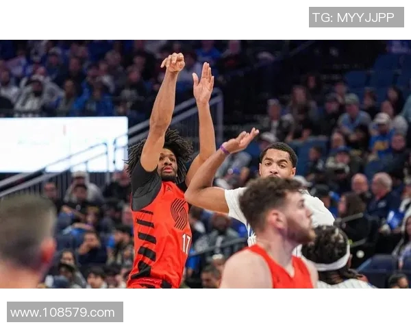 开拓者队险胜魔术队,取得赛季首胜