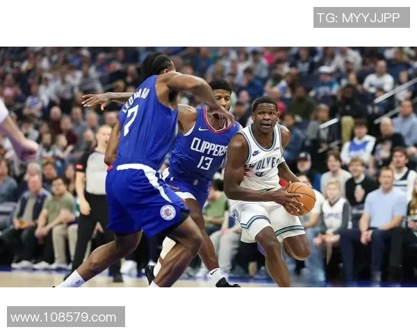 雄鹿力挫森林狼，韦德深情致敬传奇：一个篮球夜晚的情怀与荣耀